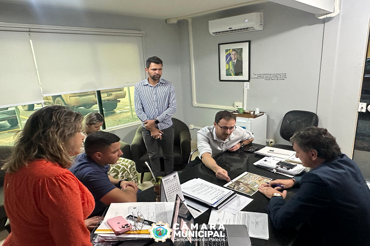 Vereador_se_reúne_com_representandes_da_SEDUC_e_Executivo_2.png