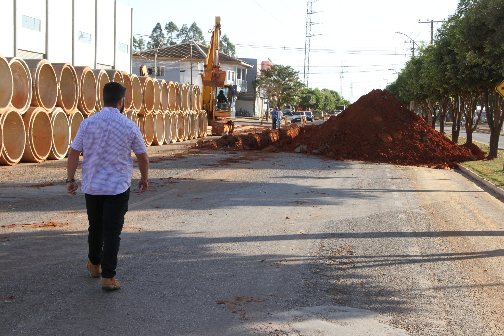 Vereador Beito Machadinho acompanha obras de infraestrutura no município