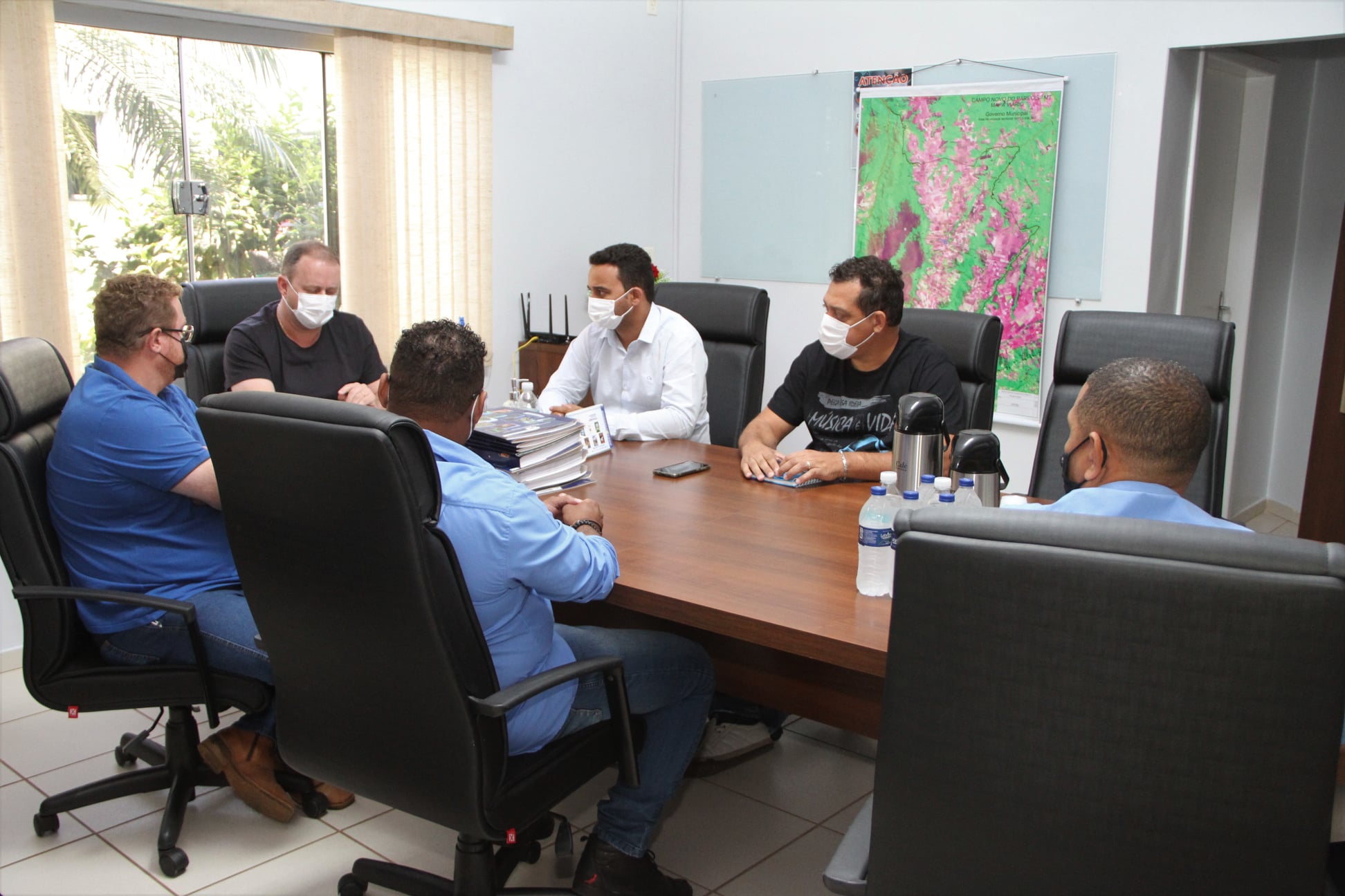 Presidente do Legislativo convoca reunião com Secretário de Infraestrutura para debater obras do município
