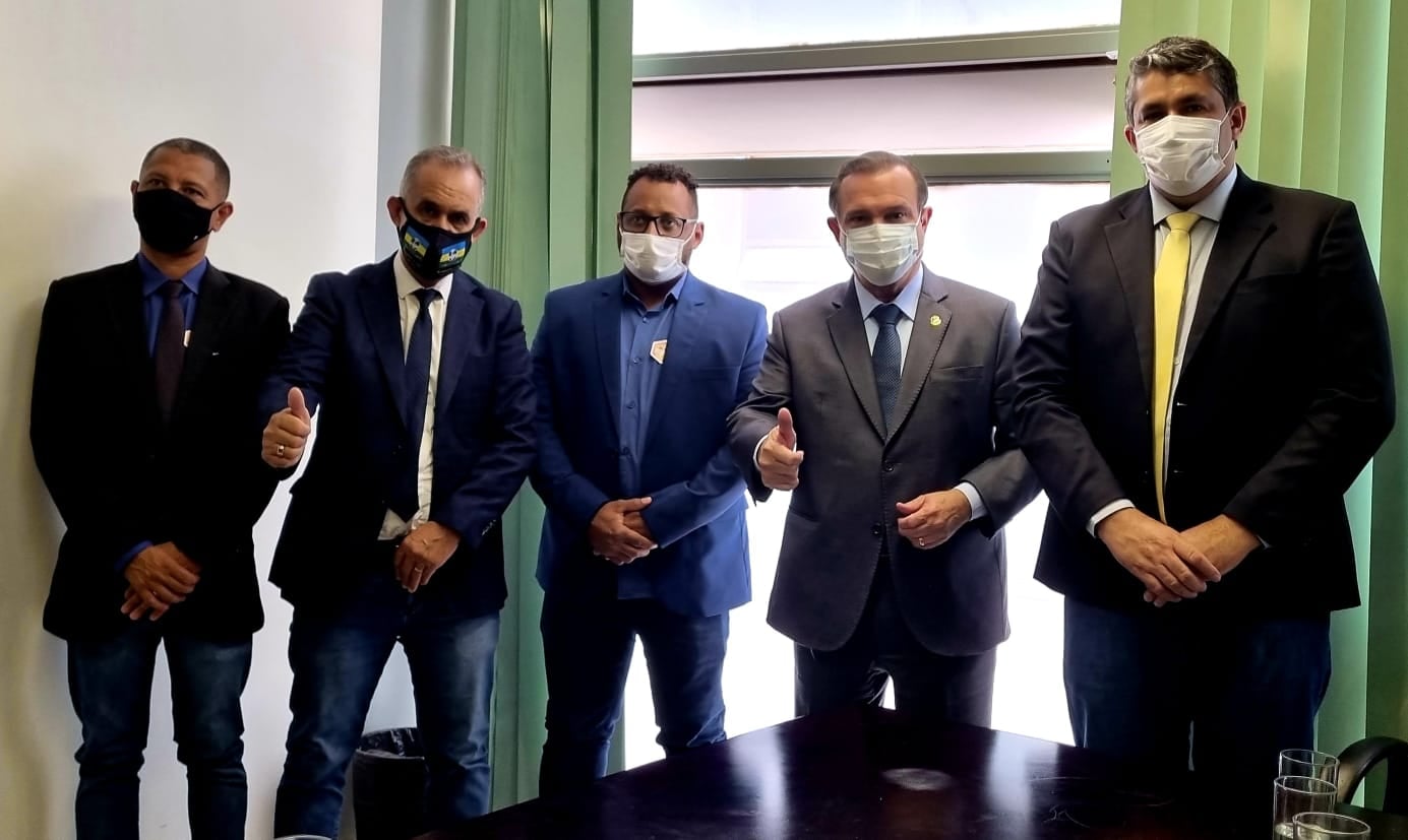 Reunião com senador Wellington Fagundes trata da duplicação da BR-364