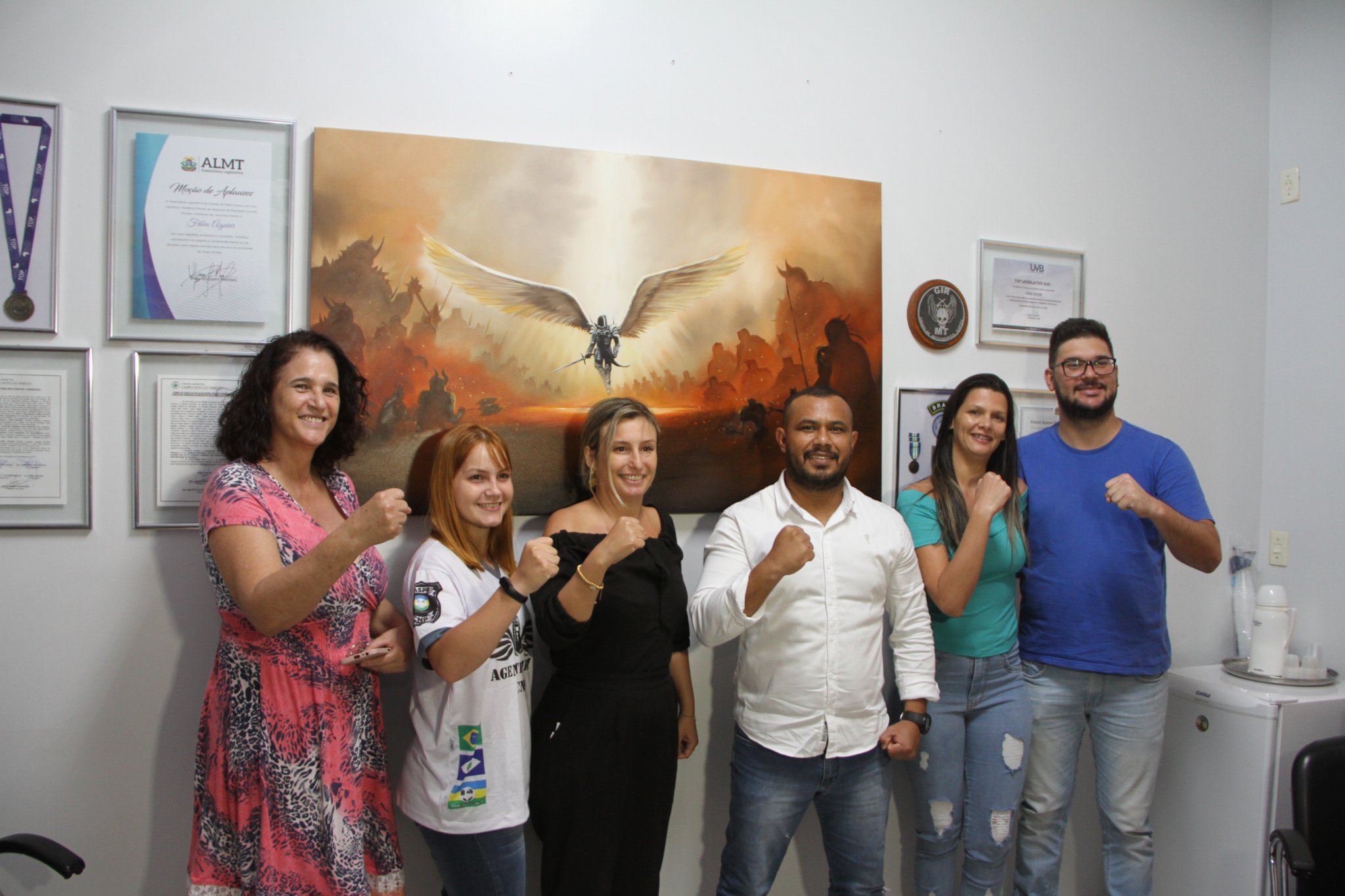 Vereador Fábio recebe representantes da comunidade dos surdos do município